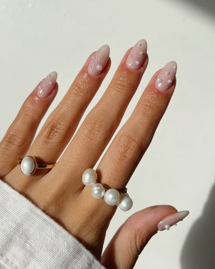 18 Modern Pearl Nail Ideas You’ll Love