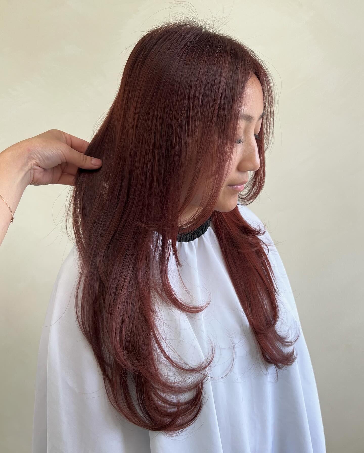 22 Chic Ways to Wear Mahogany Hair Color