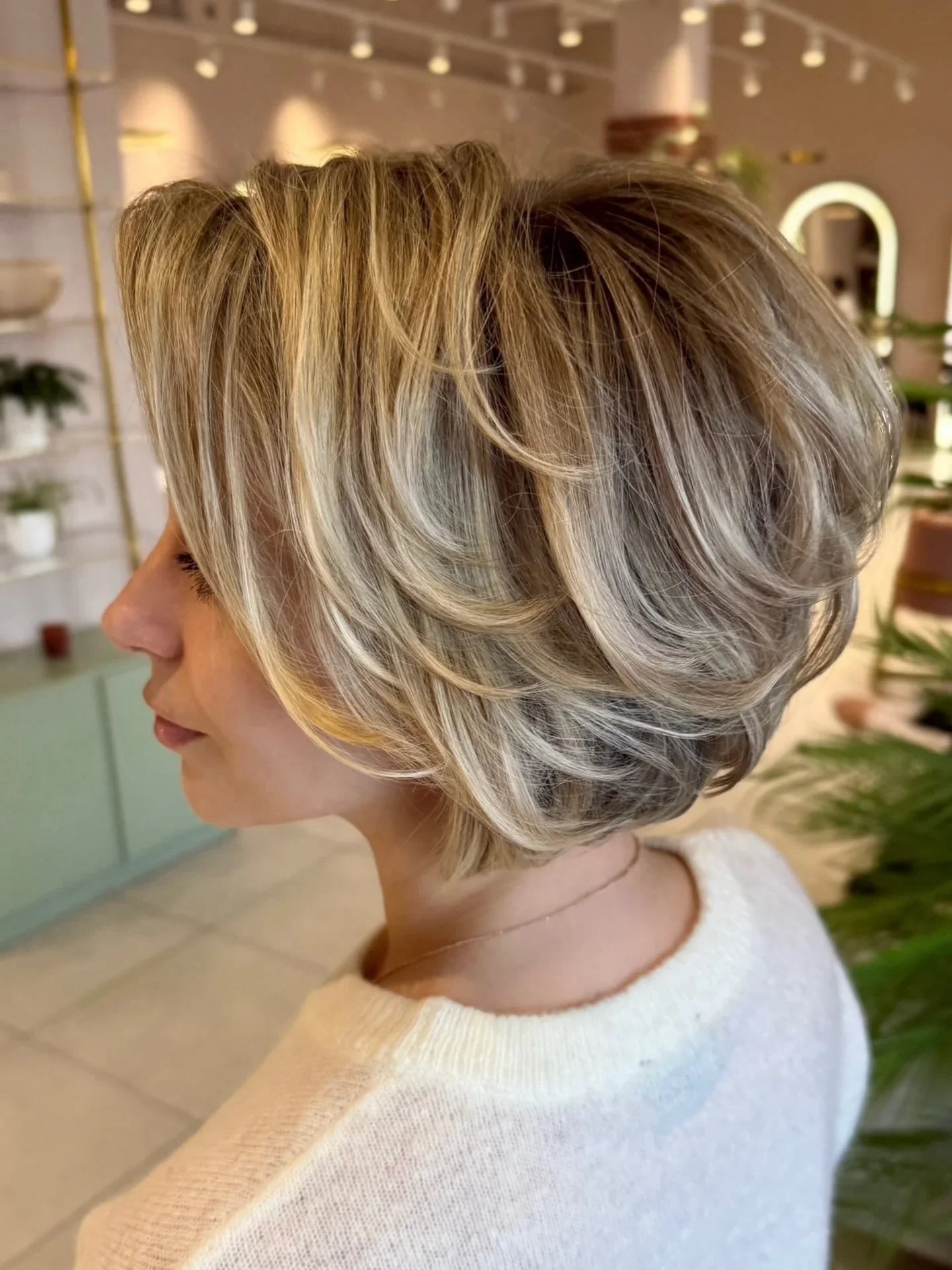 14 Chic Messy Bob Haircut Styles