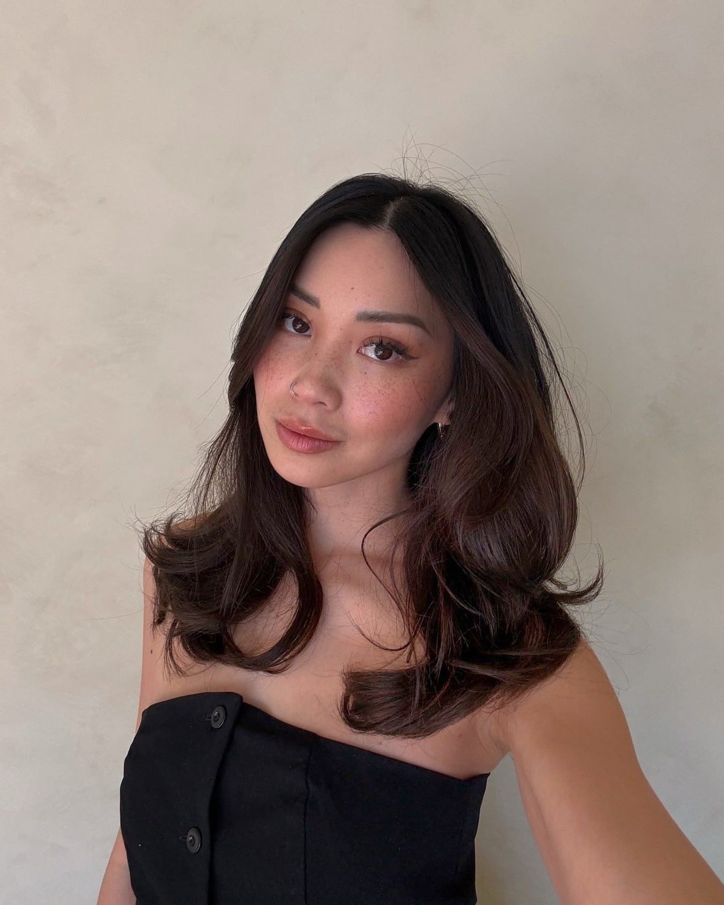 20 Gorgeous Medium-Length Haircuts for a Glow-Up