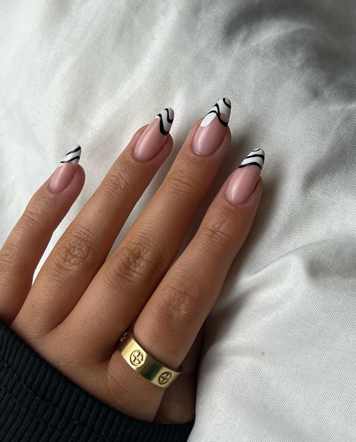 21 Elegant Black and White Nails Ideas for a Chic Look