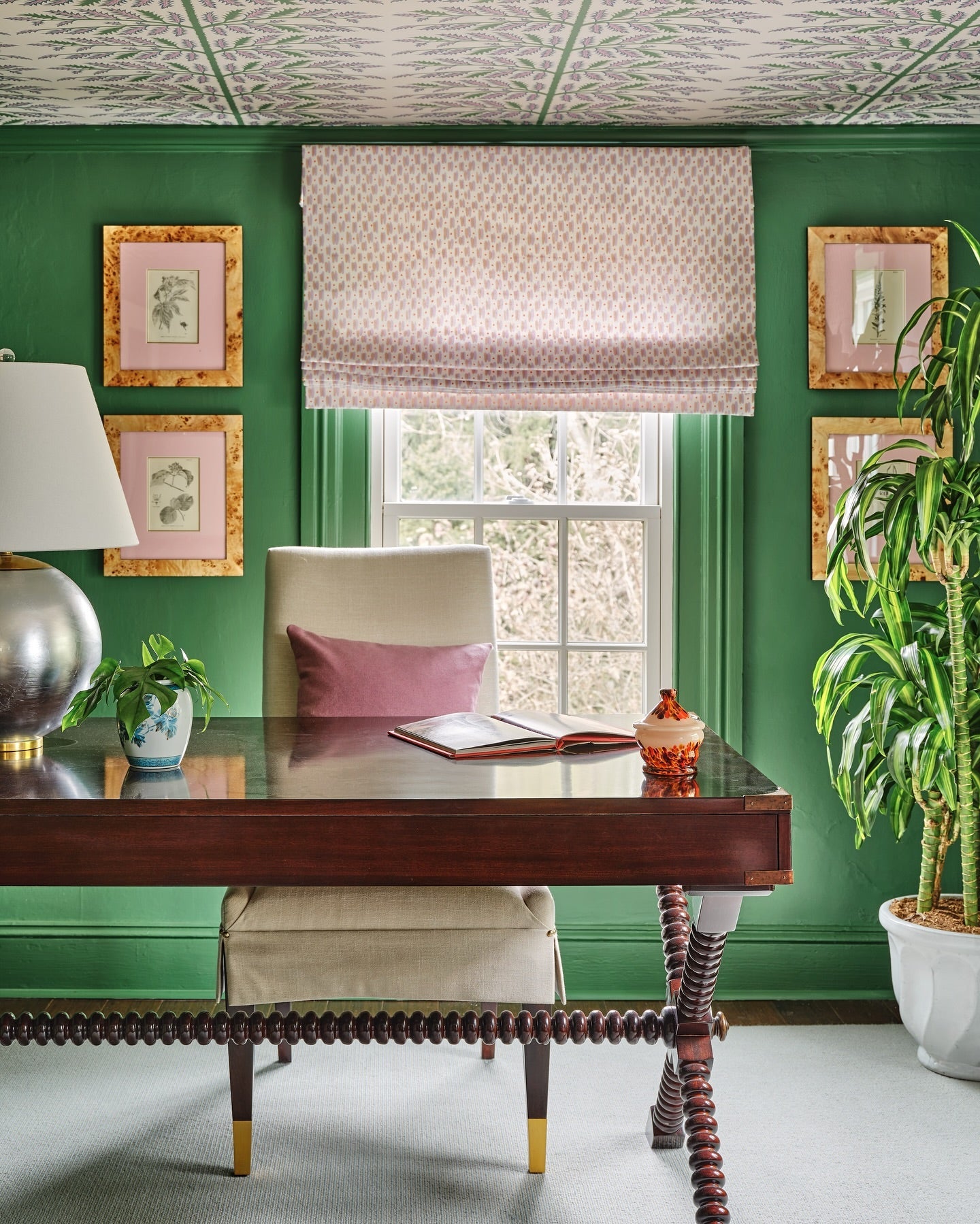 20 Green Wall Office Ideas That Feel Effortlessly Stylish