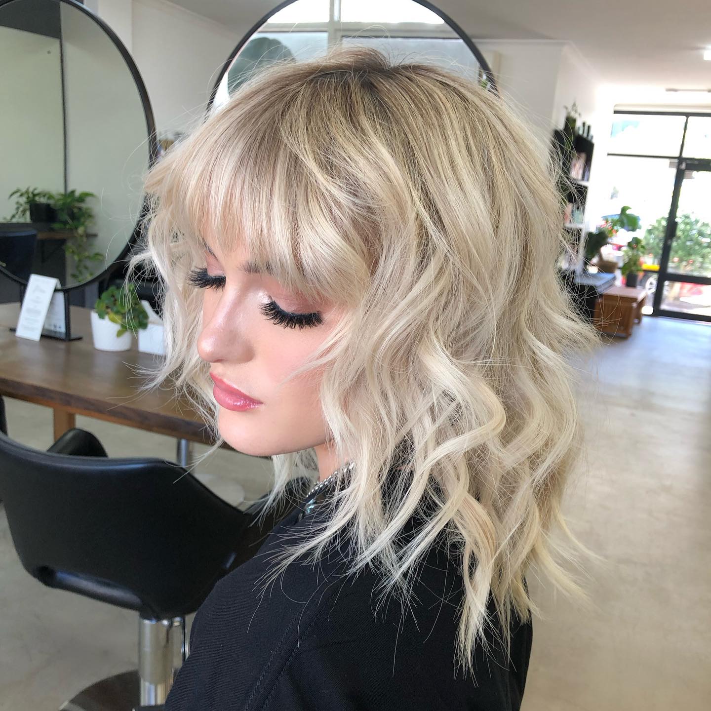 22 Chic Wolf Haircuts That Scream Cool
