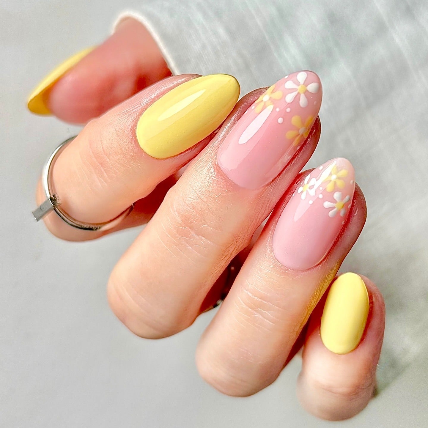 16 Easy Flower Nail Ideas You’ll Save Instantly