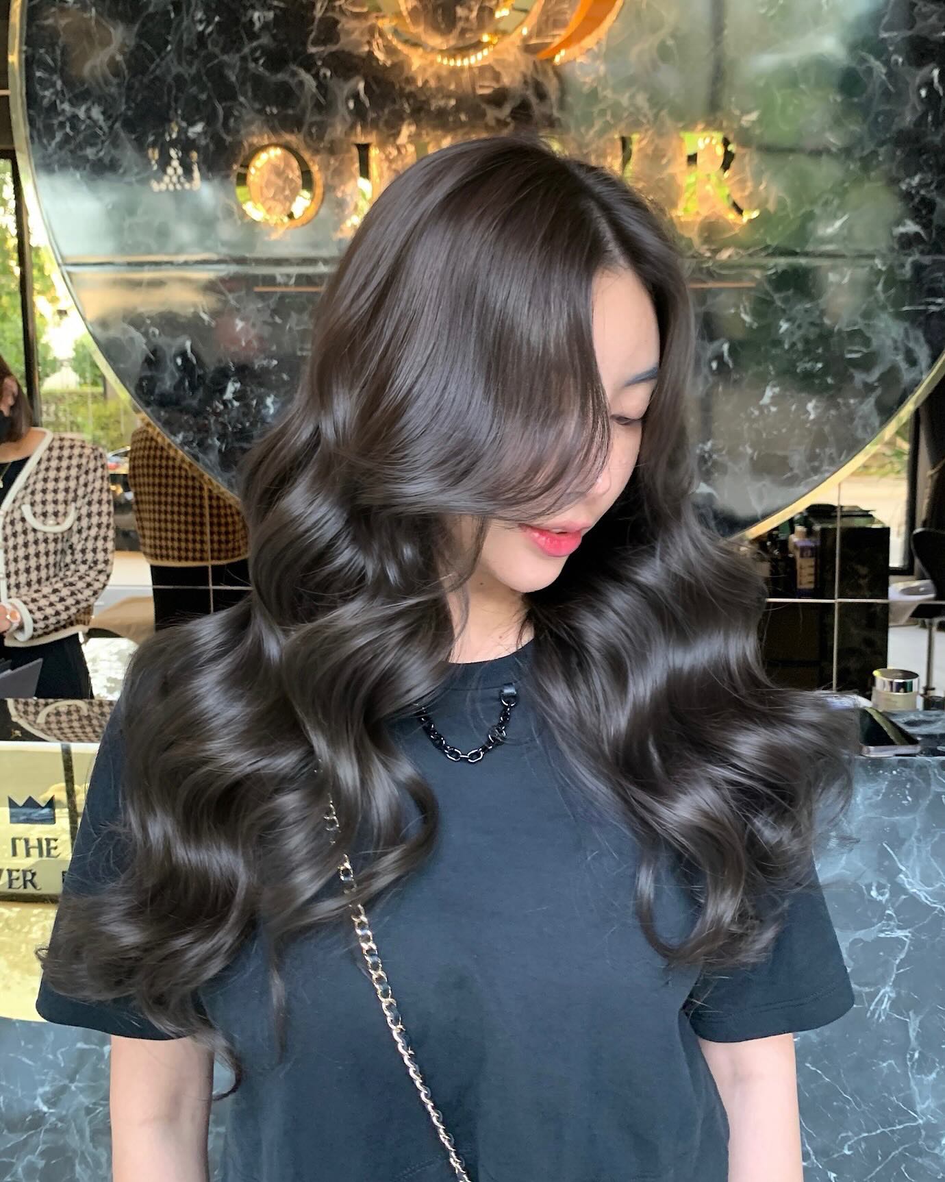 22 Chic Styles Featuring Dark Ash Brown Hair Color