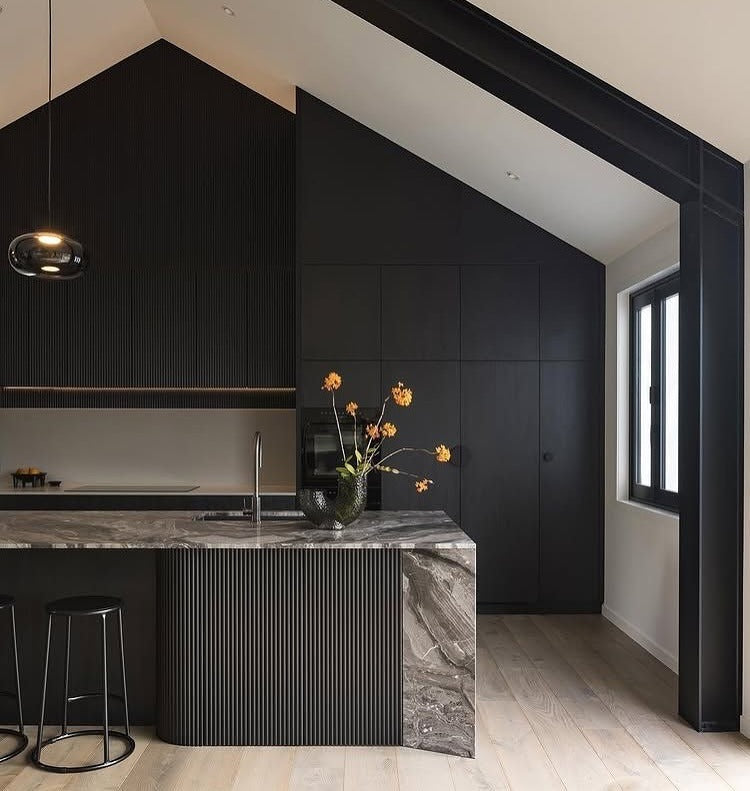 15 Chic Black Kitchen Decor Ideas