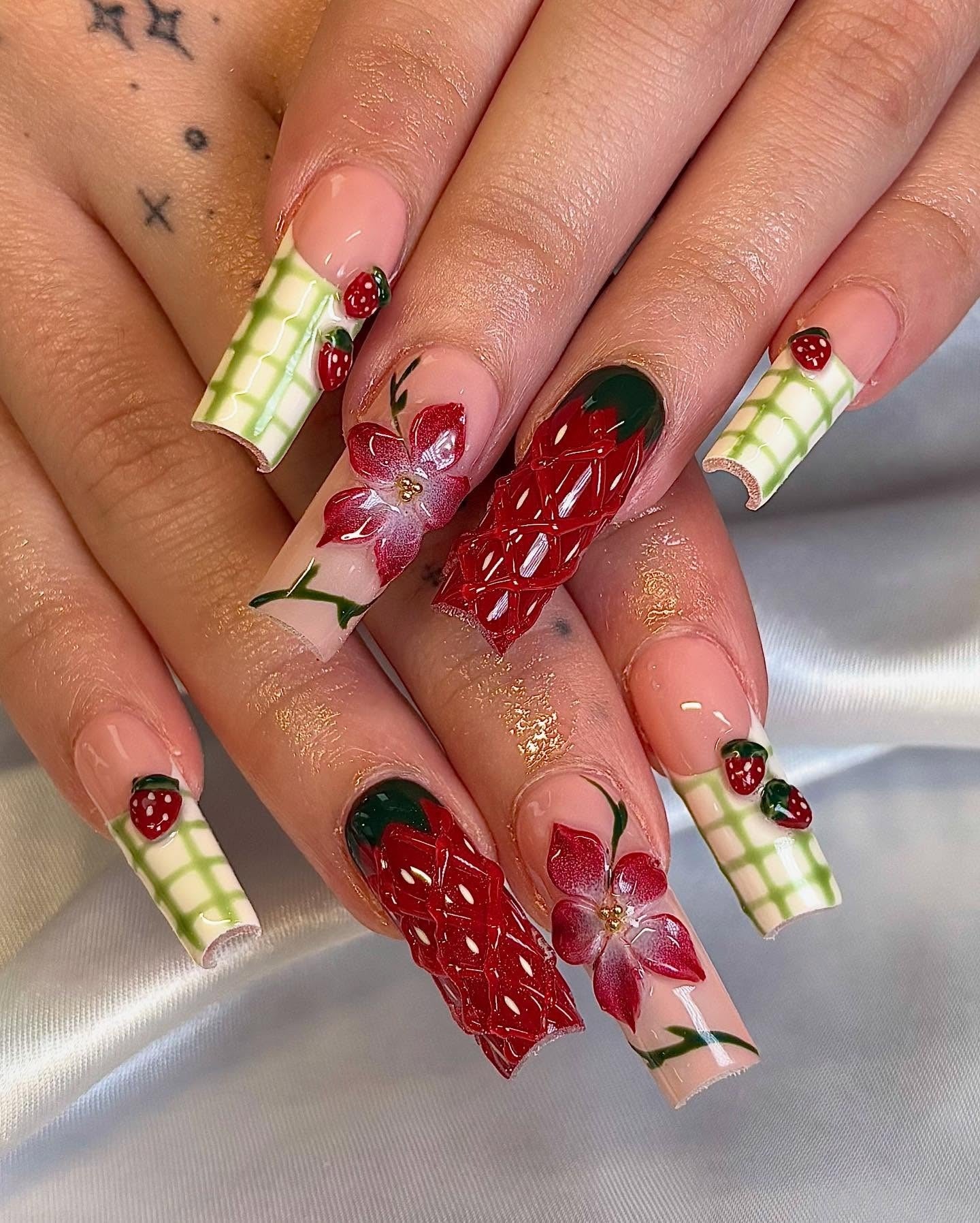 25 Pretty Strawberry Nail Looks to Pin
