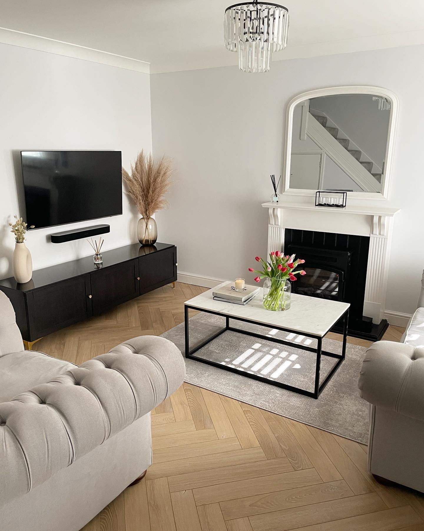 15 Chic Black And White Living Room Ideas You’ll Love