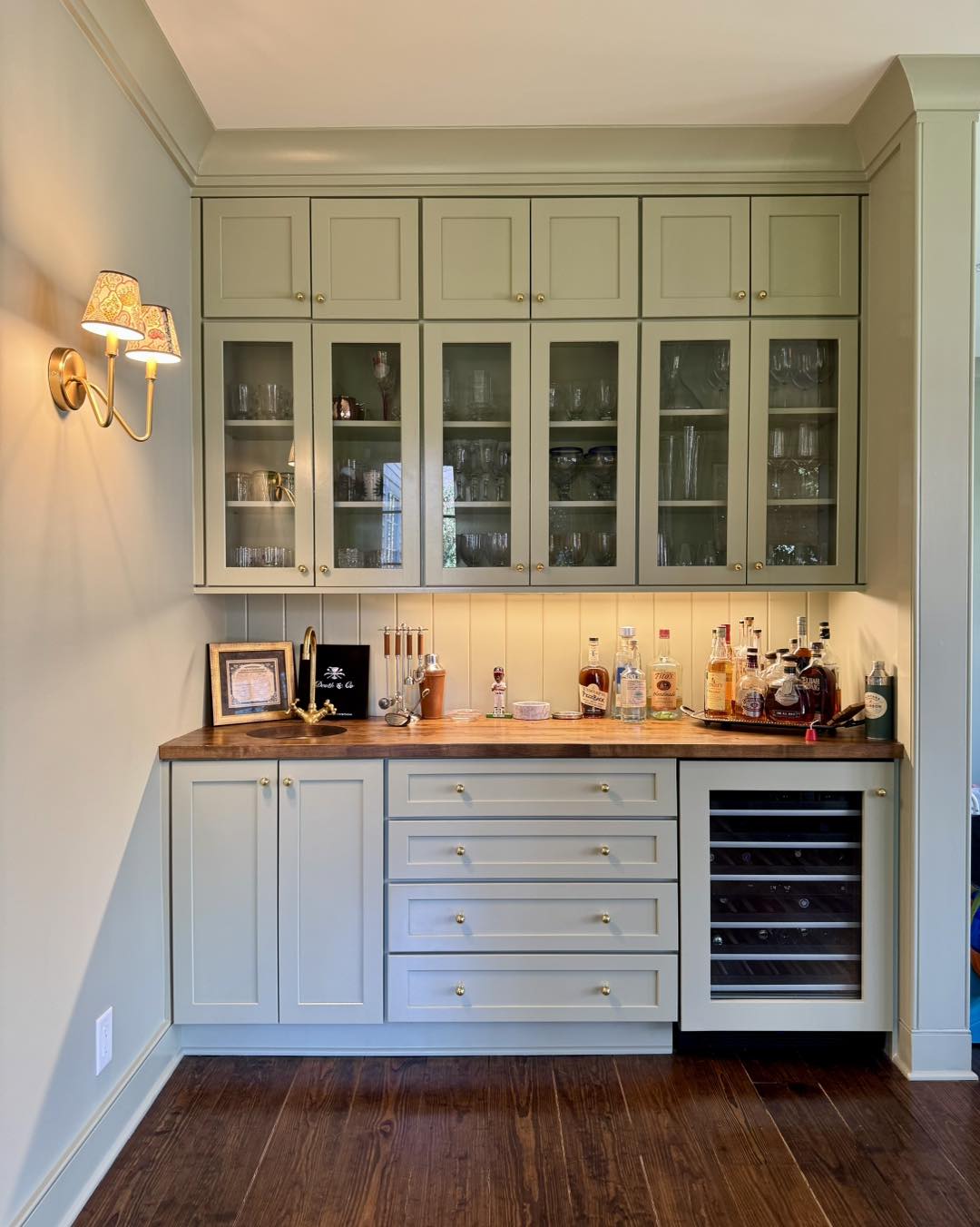 26 Timeless Glass Cabinets Kitchen Ideas That Just Work