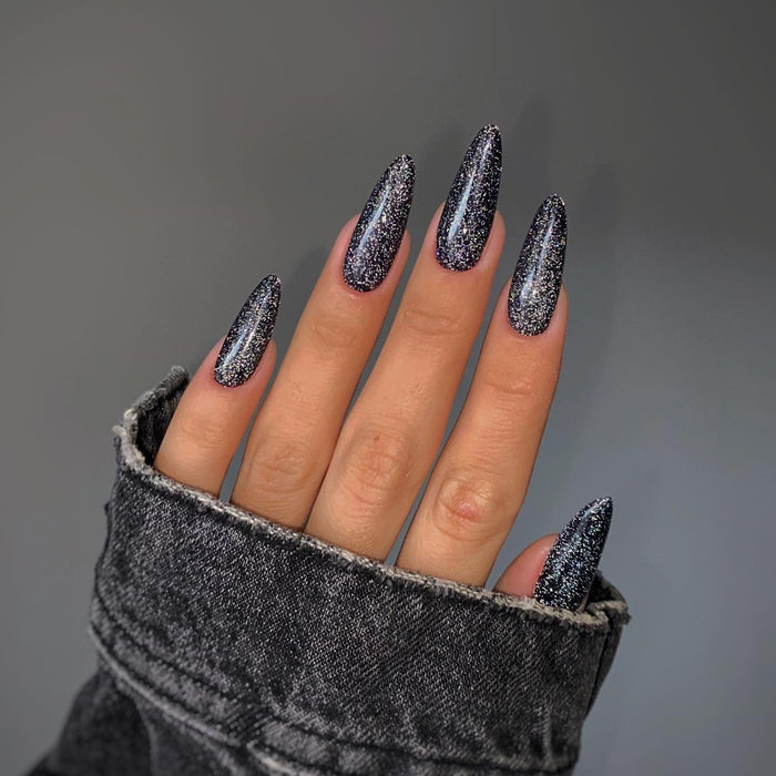 15 Black Sparkly Nail Ideas That Look So Luxe