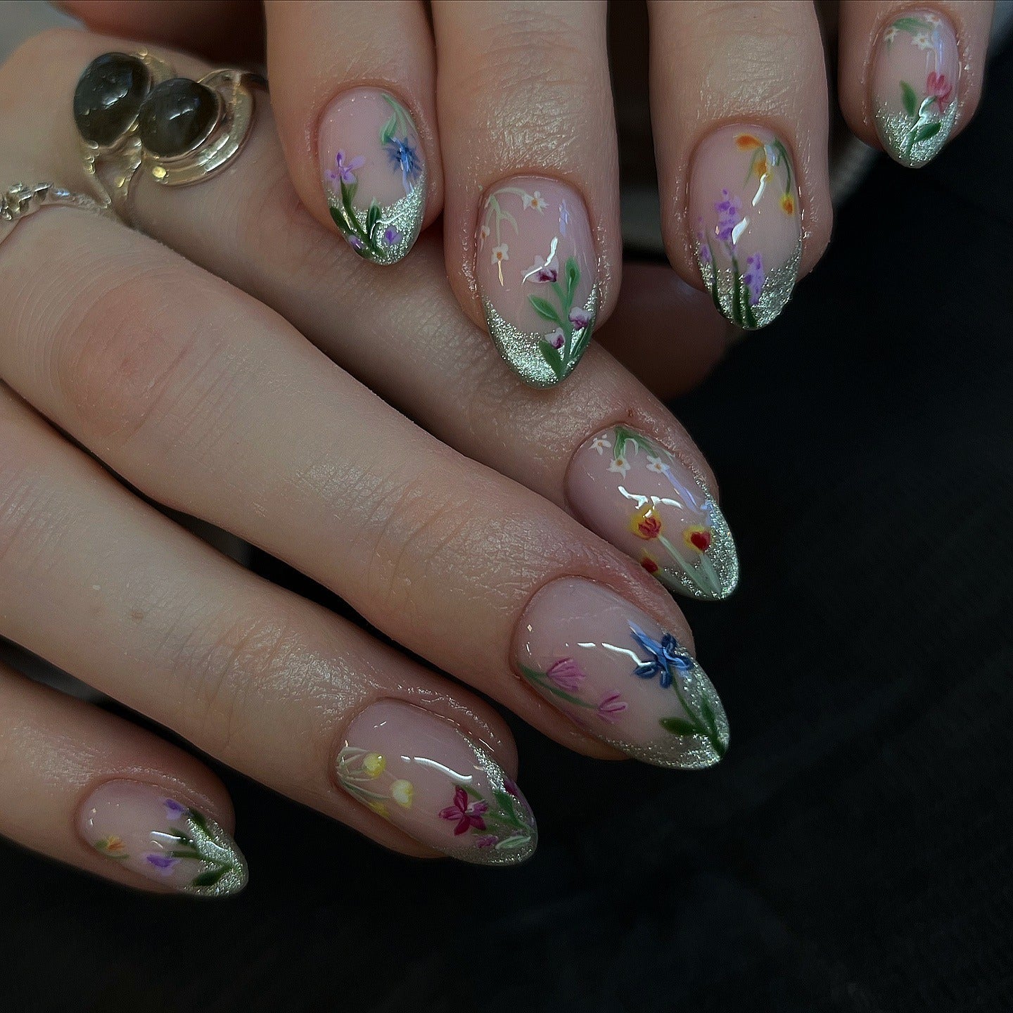 15 Chic Easy Flower Nail Ideas to Copy