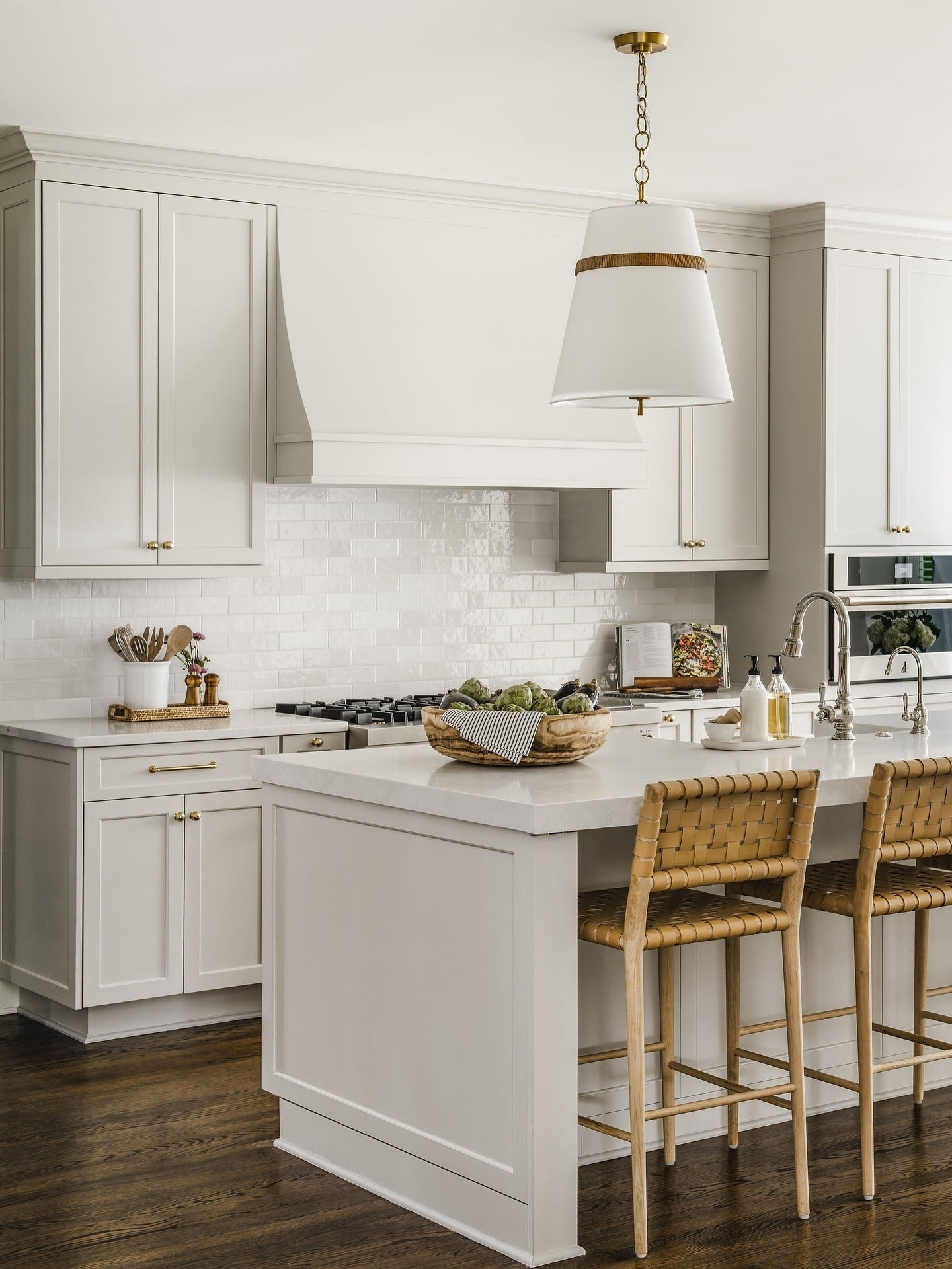 15 Modern Kitchen Color Ideas With White Cabinets