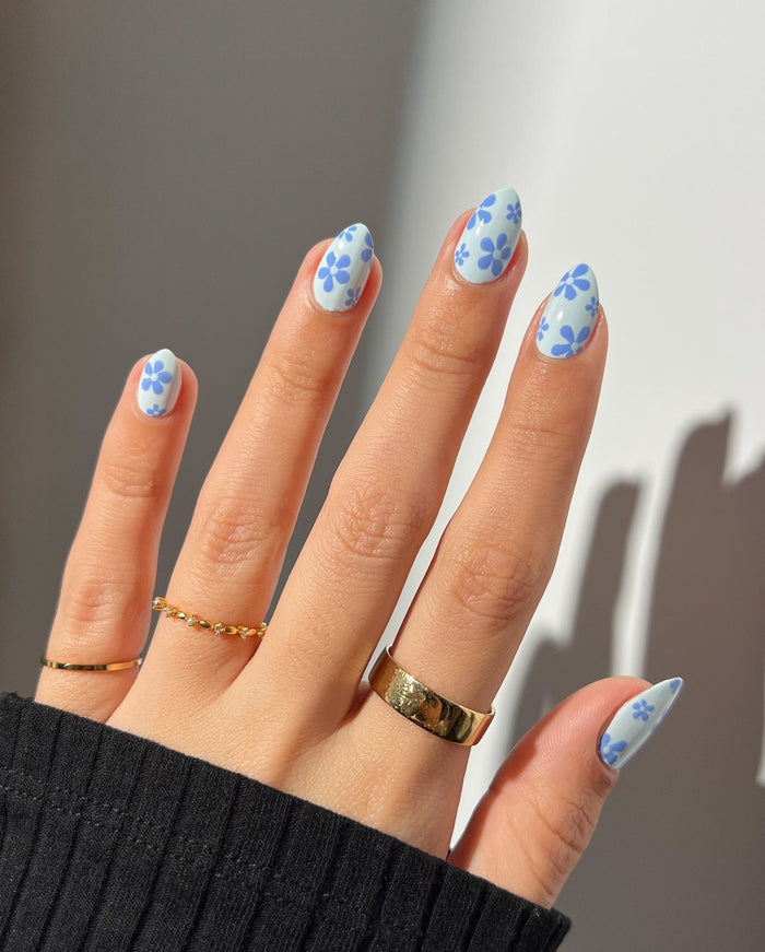 15 Blue Floral Nail Ideas Worth Saving