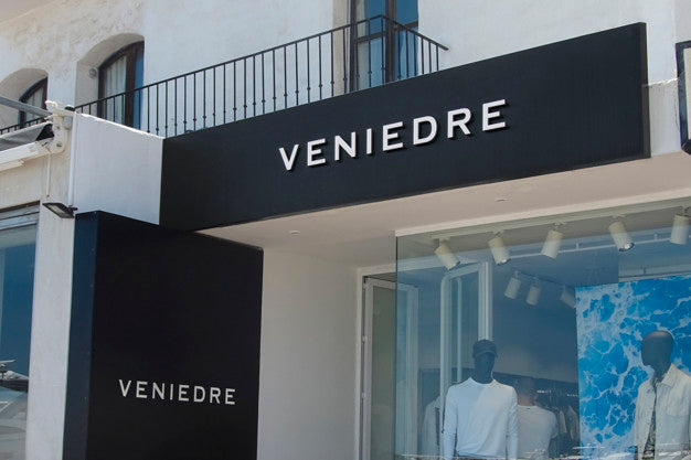 3D White Logo Mockup Facade Sign Psd