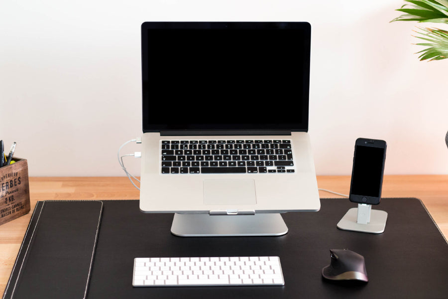 4 Macbook Pro and iPhone PSD Mockups