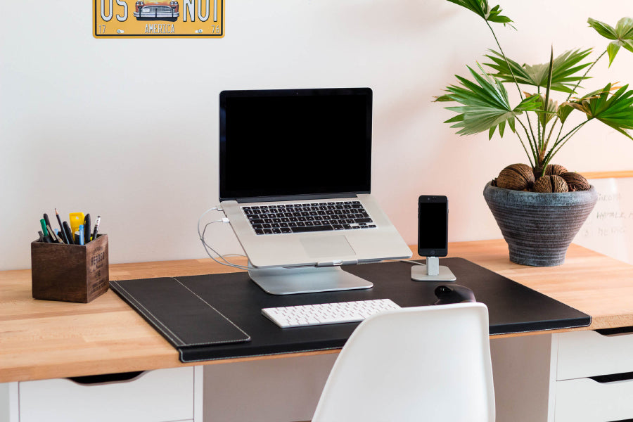 4 Macbook Pro and iPhone PSD Mockups