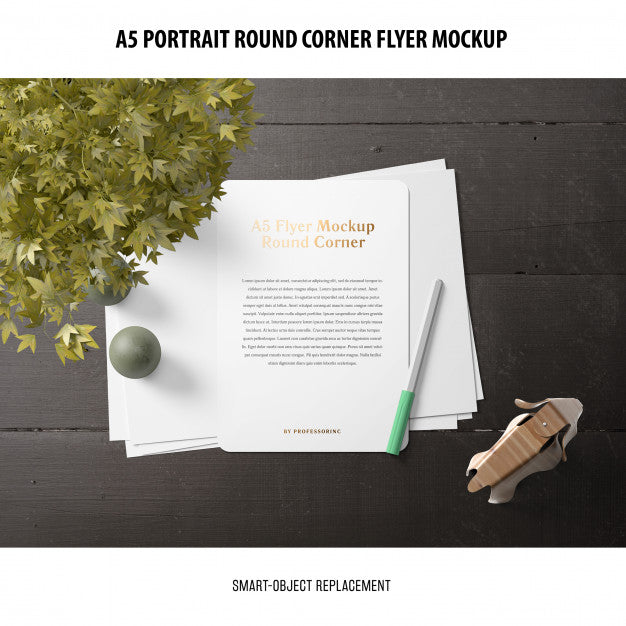 A5 Round Corner Flyer Mockup Psd