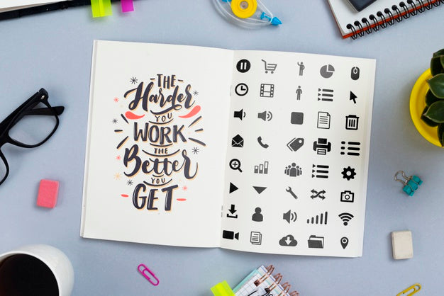 Agenda On Desk With Motivational Quote Psd