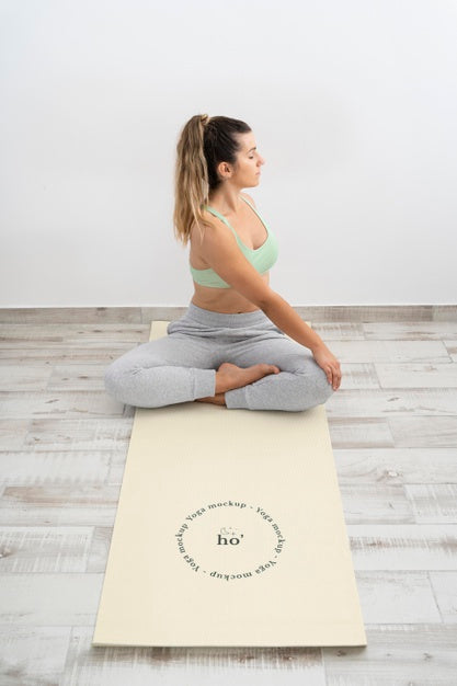 Athletic Woman Doing Yoga At Home Psd