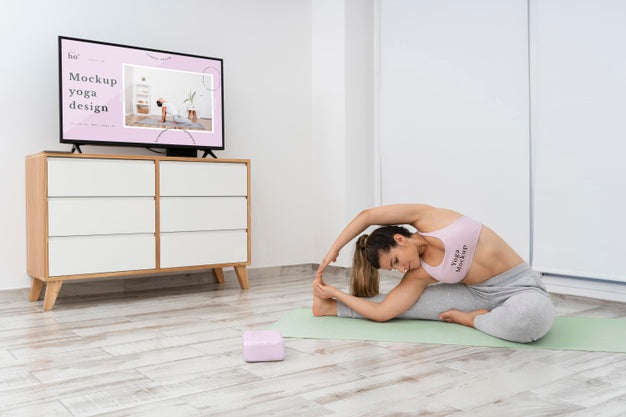 Athletic Woman Doing Yoga At Home Psd