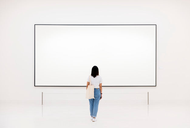 Audience Enjoying Art Exhibition Psd