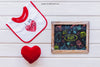 Baby Mockup With Slate And Heart Psd