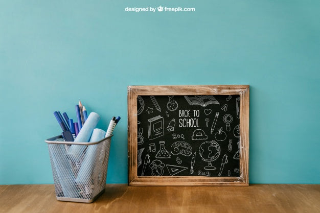 Back To School Composition With Slate And Pens Psd