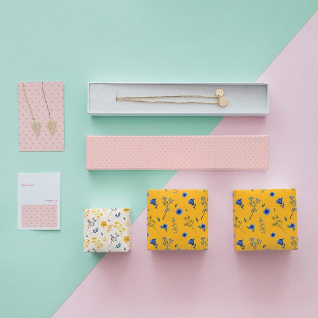 Beautiful Jewelry And Packaging Mockup Concept Psd