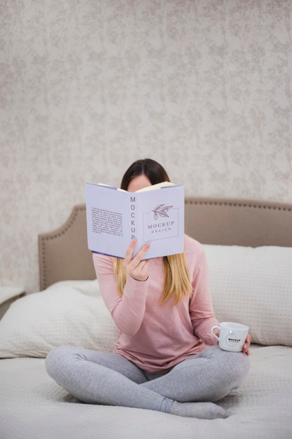 Beautiful Reading Concept Mock-Up Psd