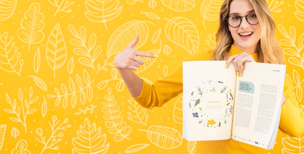 Beautiful Woman With Yellow Concept Mock-Up Psd