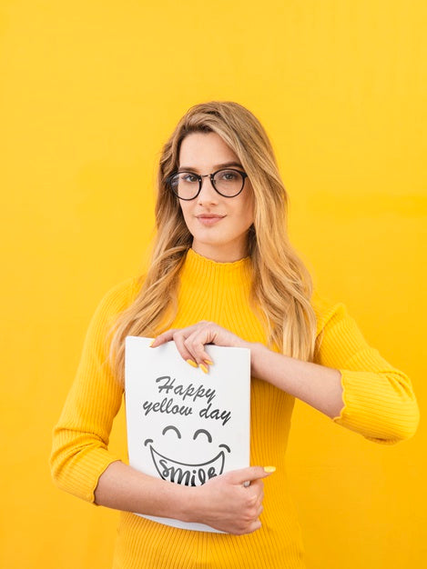 Beautiful Woman With Yellow Concept Mock-Up Psd