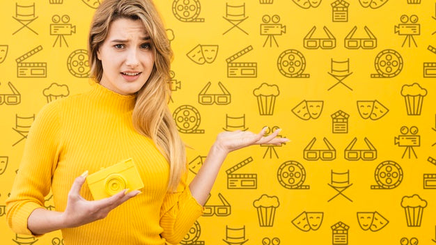 Beautiful Woman With Yellow Concept Mock-Up Psd