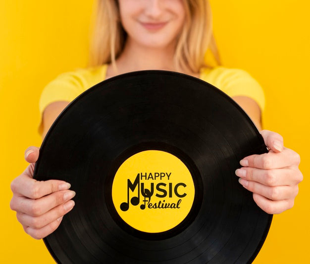 Beautiful Woman With Yellow Concept Mock-Up Psd