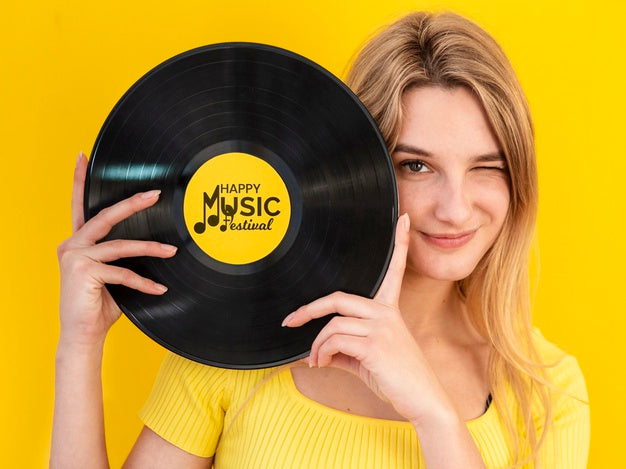 Beautiful Woman With Yellow Concept Mock-Up Psd