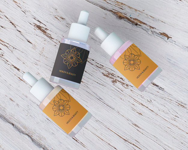 Beauty Products Mockup On Wooden Background Psd