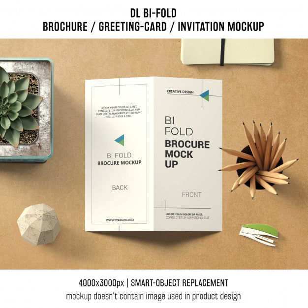 Bi-Fold Brochure Or Invitation Mockup With Still Life Concept Psd