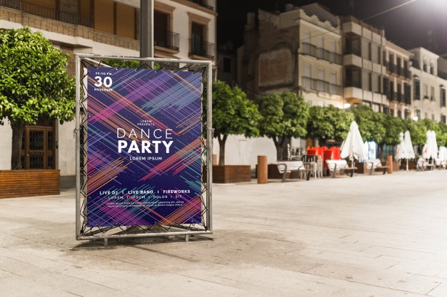 Billboard Mockup In Night City Psd