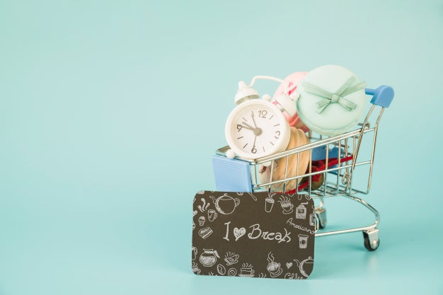 Black Friday Mockup With Shopping Card And Board Psd