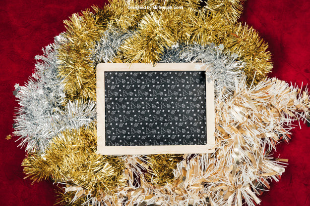 Blackboard And Floral Wreath Mockup With Christmtas Design Psd