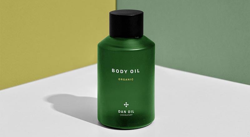Body Oil Bottle Mockup Psd