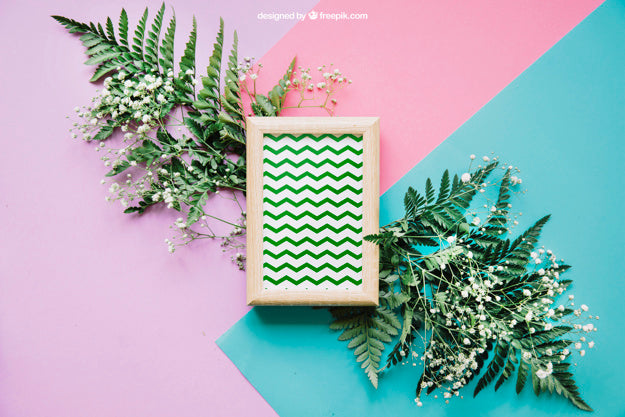 Botanical Mockup With Frame And Leaves Psd