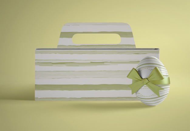Box And Easter Egg On Table Psd