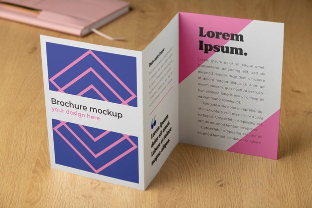 Brochure Mockup In Real Context Psd