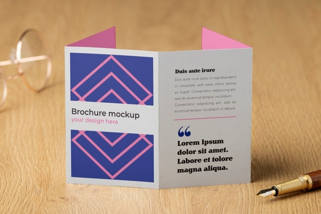 Brochure Mockup In Real Context Psd