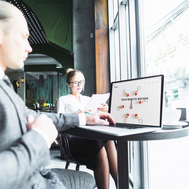 Business People With Laptop Psd