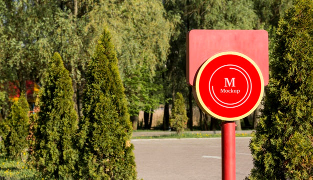 Business Sign Mock-Up Outdoors Psd