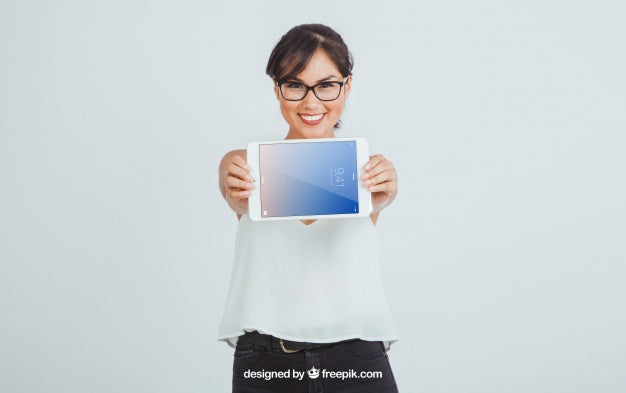 Businesswoman And Tablet Psd