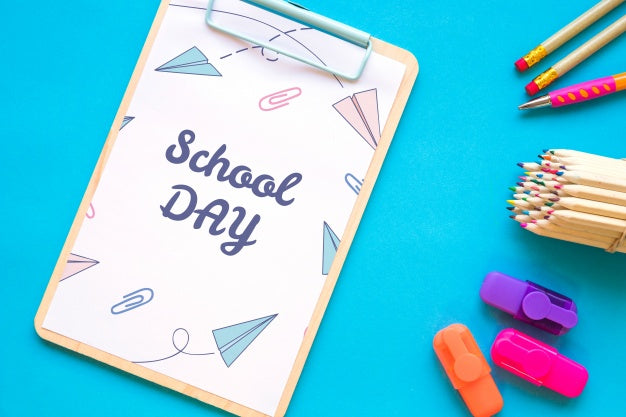 Clipboard Mockup With Back To School Concept Psd