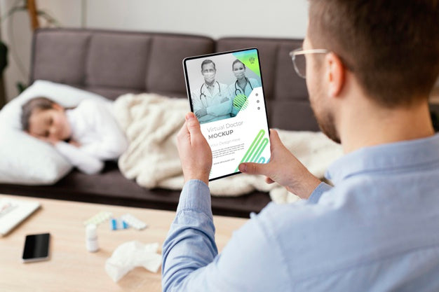 Close Up Father Holding Tablet Psd