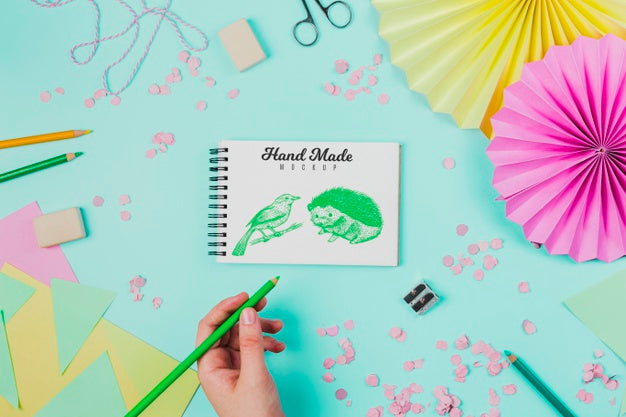 Close-Up Hand Holding Pen Psd